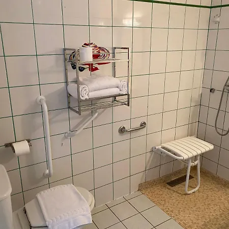 Hotel Les Tennis Men Les Pins Centre